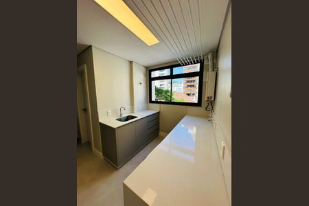 4_photo/952738163d.1f3d621ff1945e8f-ATLAS-162f80ee-1fb2-4d0f-92ca-9e1dd6d15bda.jpg de apartamento à venda com 3 quartos, 220m² em Centro, Florianópolis