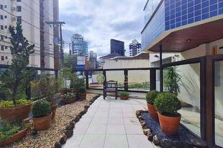 8_photo/9527381685.ac9a250b2df93072-ATLAS-9ea460cd-bd67-4470-a96e-00a570dd03be.jpg de apartamento à venda com 3 quartos, 127m² em Centro, Florianópolis