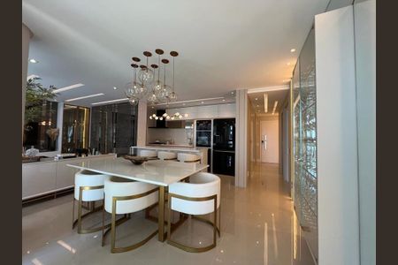 3_photo/952738175b.d68f4611ba09dc89-ATLAS-2d7cddc5-d952-4e9d-b137-de67651754cc.jpg de apartamento à venda com 3 quartos, 138m² em Centro, Florianópolis