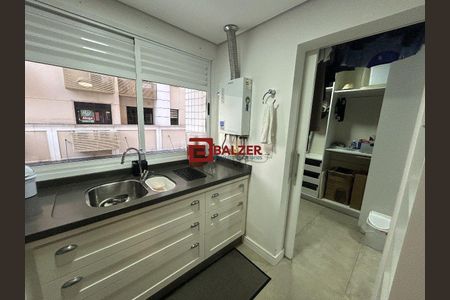 14_photo/9527381761.ceff8192393c33de-ATLAS-b455ae06-9d0c-4014-9b64-e33fa9d528a3.jpg de apartamento à venda com 3 quartos, 115m² em Centro, Florianópolis