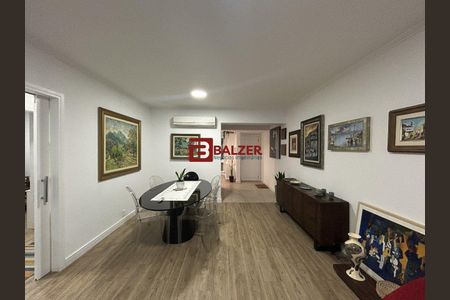 6_photo/9527381761.ceff8192393c33de-ATLAS-cdb77060-eba6-4135-bd5b-4febcfaf8eae.jpg de apartamento à venda com 3 quartos, 115m² em Centro, Florianópolis