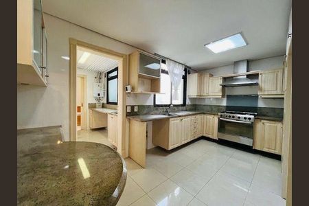 8_photo/95273817d9.9a92fbe0b631876c-ATLAS-2aa652e8-e0bc-41c4-a291-87461e9dc93d.jpg de apartamento à venda com 4 quartos, 229m² em Centro, Florianópolis