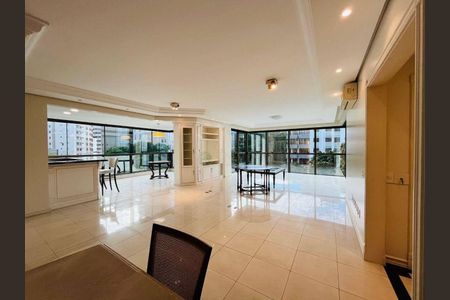 12_photo/95273817d9.9a92fbe0b631876c-ATLAS-5105fbb2-d2a7-41ce-989d-1d86287c23ea.jpg de apartamento à venda com 4 quartos, 229m² em Centro, Florianópolis