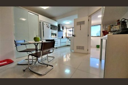 10_photo/9527381821.ed4e194c9b3d6c5b-ATLAS-ddcc0741-909e-417d-a1b8-eb9a57e34f8a.jpg de apartamento à venda com 4 quartos, 256m² em Centro, Florianópolis