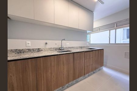 2_photo/95273818ef.ce337b0da623fc92-ATLAS-7b185514-6833-4c35-bd77-ffdc5bf9e6f2.jpg de apartamento à venda com 1 quarto, 43m² em Centro, Florianópolis