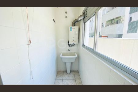 8_photo/95273818f9.6a4db669d5f31dc9-ATLAS-6a2d032b-4ab0-438a-b197-dacf69df9222.jpg de apartamento à venda com 1 quarto, 43m² em Centro, Florianópolis