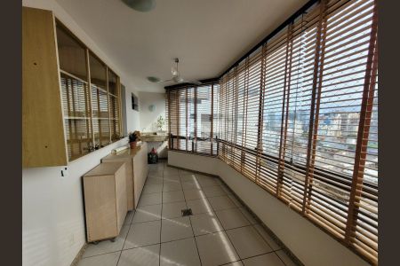 5_photo/952738192b.ffbddc27e238e23e-ATLAS-c9993e71-266b-45b2-a6f2-4307254dc56e.jpg de apartamento à venda com 4 quartos, 270m² em Centro, Florianópolis