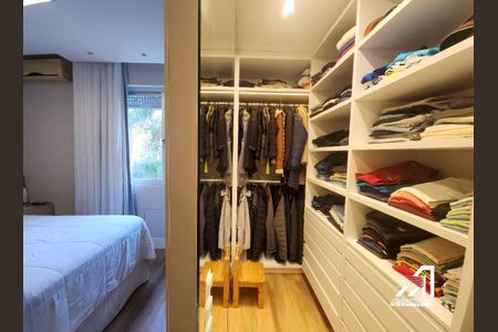 7_photo/9527381939.936c2425f1b8dfc9-ATLAS-2b854400-9beb-42aa-9623-6c72bdc08618.jpg de apartamento à venda com 4 quartos, 230m² em Centro, Florianópolis