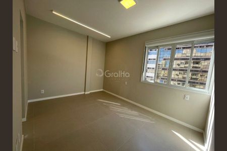 16_photo/9527381971.e9419a218e0db9e6-ATLAS-0c6ecb2c-d6f2-4ba3-9bcb-82c3fdea301e.jpg de apartamento à venda com 3 quartos, 104m² em Centro, Florianópolis