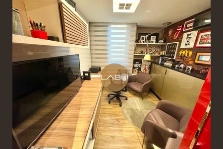 1_photo/9527381e09.d2d290f167a94f20-ATLAS-0681427c-295f-4e97-96f2-8238dab349ff.jpg de apartamento à venda com 3 quartos, 290m² em Centro, Florianópolis