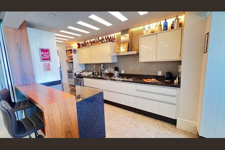 9_photo/9527381e11.11ceba12b51dba80-ATLAS-90357e66-e65f-40b9-b85d-30ccacd631bc.jpg de apartamento à venda com 3 quartos, 139m² em Centro, Florianópolis