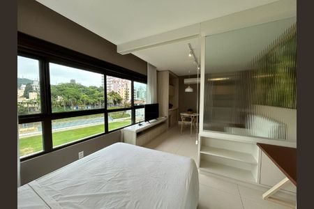 11_photo/9527381e41.ffa50576f129c4fe-ATLAS-9e20d04a-8dd0-481a-b578-e9de62bc1ee9.jpg de apartamento para alugar com 1 quarto, 42m² em Centro, Florianópolis