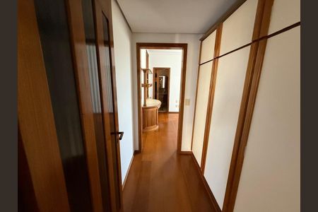 33_photo/9527381e7f.1a39570fb8a83c52-ATLAS-ca85ff59-aef8-4486-88c8-28eee42e7e3e.jpg de apartamento à venda com 4 quartos, 315m² em Centro, Florianópolis