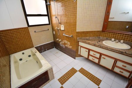 32_photo/9527381e7f.ddaede3480278d9e-ATLAS-ae8ffd1c-8288-4221-aa67-00a35ee83ecc.jpg de apartamento à venda com 4 quartos, 315m² em Centro, Florianópolis