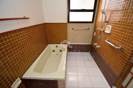 33_photo/9527381e7f.ddaede3480278d9e-ATLAS-f509ce7b-4fae-4e46-b76e-43d7f84c5bd2.jpg de apartamento à venda com 4 quartos, 315m² em Centro, Florianópolis