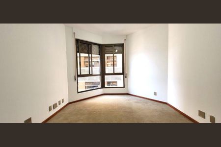 27_photo/9527381e9d.1d942fac3a6082fa-ATLAS-deb481f0-ef2a-4f05-9492-e15533beda95.jpg de apartamento à venda com 4 quartos, 277m² em Centro, Florianópolis