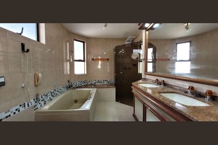 32_photo/9527381e9d.1d942fac3a6082fa-ATLAS-e534a8de-d360-4005-8afe-1de0b2e58e0a.jpg de apartamento à venda com 4 quartos, 277m² em Centro, Florianópolis