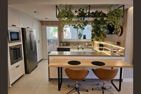 9_photo/9527381eff.4c99463f283232b4-ATLAS-8a4689d9-e0fa-439e-862b-045b480d2e83.jpg de apartamento à venda com 3 quartos, 181m² em Centro, Florianópolis