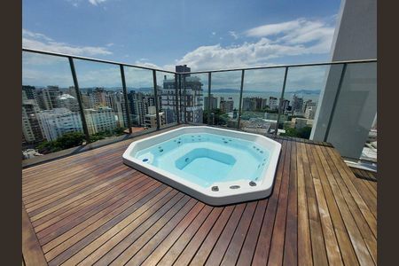 46_photo/9527381f17.a3fc3d29eb7d95c8-ATLAS-c007d49c-af89-4e21-8870-a24a0959d979.jpg de apartamento à venda com 2 quartos, 75m² em Centro, Florianópolis