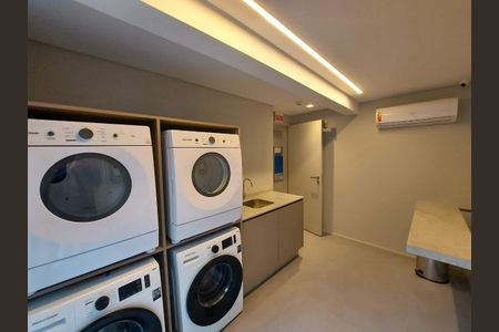 25_photo/9527381f6f.4611b30bbfbc2ef8-ATLAS-fe4ad499-c986-4e67-bbb4-74d0a5016e05.jpg de kitnet/studio para alugar com 1 quarto, 40m² em Centro, Florianópolis