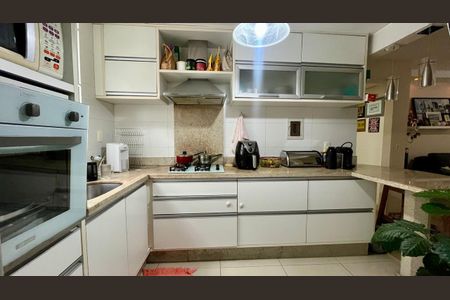 2_photo/9527381f9b.ceff8192393c33de-ATLAS-b2e77cb9-e2f6-4471-9eea-9ed5e6ad8e2c.jpg de apartamento à venda com 2 quartos, 59m² em Centro, Florianópolis