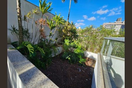 27_photo/9527381fab.4d87155b3589a1e3-ATLAS-450f4e6c-d740-411e-920b-309826d4604b.jpg de apartamento à venda com 3 quartos, 226m² em Centro, Florianópolis