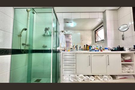 77_photo/9527381fcf.456d45a75200de08-ATLAS-0d4591ff-00b0-4109-a39b-4c32bd35d307.jpg de apartamento para alugar com 3 quartos, 230m² em Centro, Florianópolis