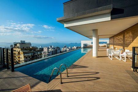 1_photo/9527381ff9.c001bd0e711884b7-ATLAS-97baedfa-cbab-4e10-bba7-3790b8eefb4a.jpg de apartamento para alugar com 1 quarto, 53m² em Centro, Florianópolis