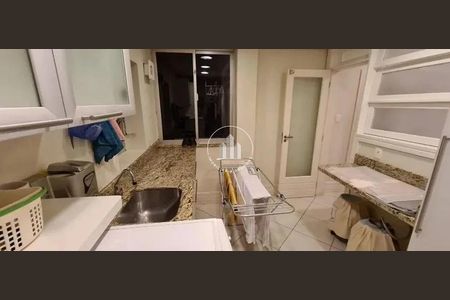 3_photo/9527382215.b588d3958ec21b9c-ATLAS-11e8c998-76f1-4e39-b987-e4828e4b38e2.jpg de apartamento à venda com 2 quartos, 100m² em Centro, Florianópolis