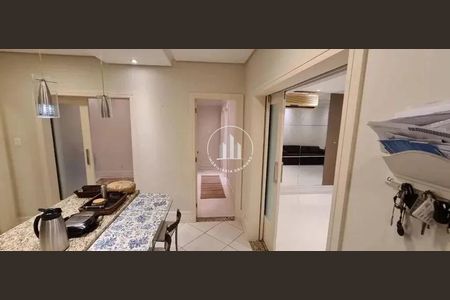 9_photo/9527382215.b588d3958ec21b9c-ATLAS-b5c3cb6f-e854-42e3-84e1-6a4cb7916278.jpg de apartamento à venda com 2 quartos, 100m² em Centro, Florianópolis