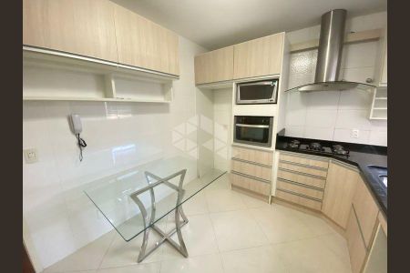 12_photo/95273822a3.5bd1f0bb8b72084d-ATLAS-8b6d8cb0-cb2b-4d29-a365-ec5ef4820994.jpg de apartamento para alugar com 4 quartos, 156m² em Centro, Florianópolis