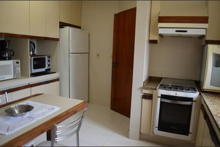 7_photo/95273822e3.d886a11bdfea0534-ATLAS-bd72c8e4-064d-42ae-80f6-3223ba6253b4.jpg de apartamento à venda com 4 quartos, 157m² em Centro, Florianópolis