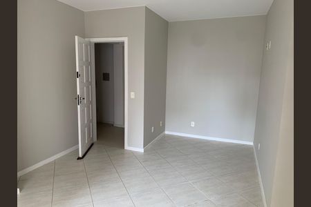 8_photo/9527382341.eb4747a7722cd593-ATLAS-55f54bc4-366e-4192-9a5a-1b8e9d67fd6c.jpg de apartamento à venda com 3 quartos, 74m² em Centro, Florianópolis