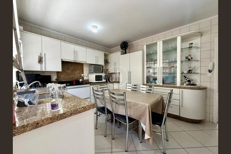 9_photo/95273832bb.42e6edcb8394660c-ATLAS-7ece6b9f-d0b2-458e-aed8-49f30b2bd454.jpg de casa à venda com 4 quartos, 157m² em Centro, Florianópolis