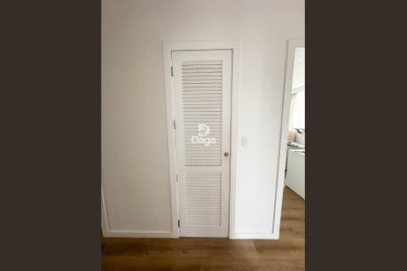 23_photo/9527383a2d.80fa8fdc5a0d358d-ATLAS-a1fc4522-3393-4e3e-8ae3-a1de3b2b8c91.jpg de apartamento à venda com 3 quartos, 80m² em Centro, Florianópolis