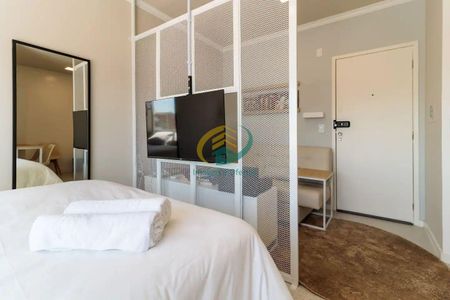 12_photo/9527383a2d.adbb37f92a381176-ATLAS-b3cfbd85-d144-457a-962e-e02854996c03.jpg de apartamento à venda com 1 quarto, 37m² em Centro, Florianópolis