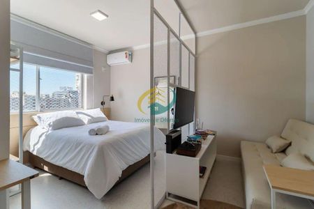 12_photo/9527383a2d.adbb37f92a381176-ATLAS-d96b17a4-c9d9-4bfb-acc5-ea573f4dc971.jpg de apartamento à venda com 1 quarto, 37m² em Centro, Florianópolis