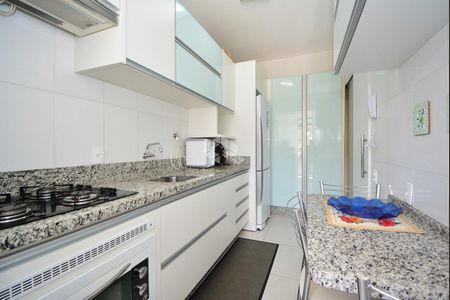 7_photo/9527383a2f.cbbfd4a03055828f-ATLAS-2ff246b8-461c-4a06-b5d8-4aeced442c74.jpg de apartamento à venda com 2 quartos, 66m² em Centro, Florianópolis