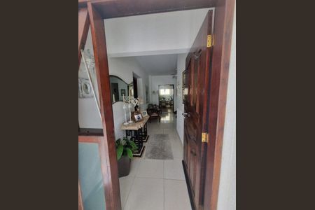 4_photo/9527383a6d.97484f792a469e2d-ATLAS-3a8566c8-a0c2-40b8-87f3-56b69e673a5a.jpg de casa à venda com 3 quartos, 460m² em Centro, Florianópolis
