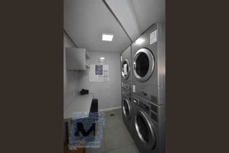 14_photo/9527383ae9.732f1df90cea5860-ATLAS-da8b54ae-8e8d-4013-bc57-caa3fb16e8ed.jpg de apartamento para alugar com 1 quarto, 32m² em Centro, Florianópolis