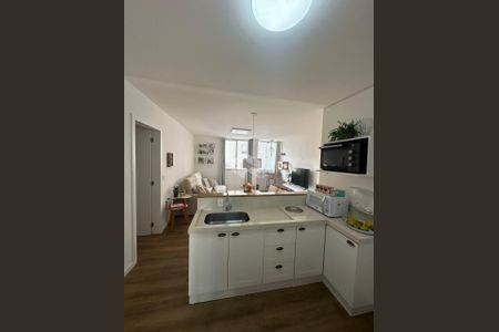 23_photo/9527383aed.df03df06760a4d8b-ATLAS-83f0d14f-a973-4ccb-b76a-ba7d9d4f31f2.jpg de apartamento à venda com 3 quartos, 80m² em Centro, Florianópolis