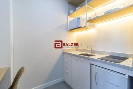 3_photo/9527383b2d.ceff8192393c33de-ATLAS-e92dc185-d24b-4a2d-b641-6ec265e3a68f.jpg de apartamento à venda com 1 quarto, 49m² em Centro, Florianópolis