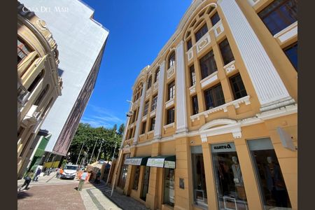 10_photo/9527383b35.9612c2c0390caf5f-ATLAS-483ecef5-c79f-4da2-b5e2-5ca4e3b9d458.jpg de apartamento à venda com 2 quartos, 57m² em Centro, Florianópolis