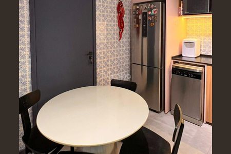 2_photo/9527383b4d.c2cf35dde24235a3-ATLAS-15ce4acd-7719-4b63-ab09-9856ff9f1a0d.jpg de apartamento à venda com 2 quartos, 76m² em Centro, Florianópolis