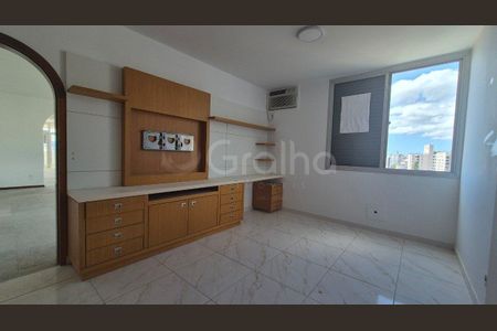 10_photo/9527383cfd.c9bc4bdb6eb3f4b4-ATLAS-ba87e119-65a4-4748-8e93-cf5ff1a3323b.jpg de apartamento à venda com 5 quartos, 250m² em Centro, Florianópolis