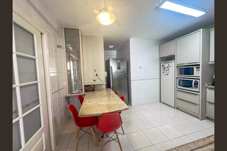 11_photo/9527383d59.81ff6badaeefda47-ATLAS-4941e8e9-8789-4cc3-9dcf-78c3e5e2e56f.jpg de apartamento à venda com 3 quartos, 151m² em Centro, Florianópolis