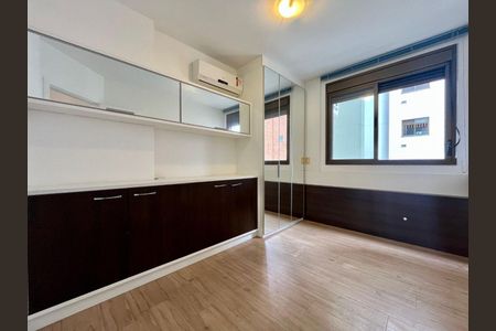 21_photo/9527383de1.7895d92dc800e00e-ATLAS-d959f919-e2cc-4e70-a0de-6f2becca38a5.jpg de apartamento à venda com 3 quartos, 110m² em Centro, Florianópolis