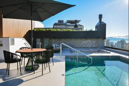 16_photo/9527383e33.e58a0ba27b517da7-ATLAS-a3e57ddd-2dcc-4890-8a8e-7ae56e7059f1.jpg de apartamento à venda com 2 quartos, 68m² em Centro, Florianópolis