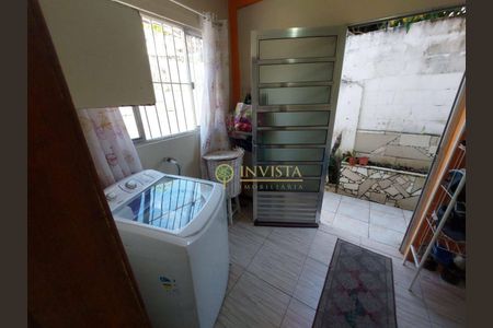 4_photo/9527383f3b.9de7452646ed1670-ATLAS-2bc7f85f-8d6c-4c1c-b2d3-eaef3bdb4ccd.jpg de casa à venda com 5 quartos, 220m² em Centro, Florianópolis