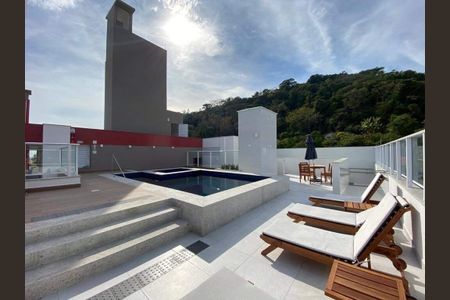 5_photo/9527383faf.94d6acd0cf773ca2-ATLAS-16f0136a-8fc2-4eac-aea6-6f061ed1a21a.jpg de apartamento para alugar com 2 quartos, 73m² em Centro, Florianópolis